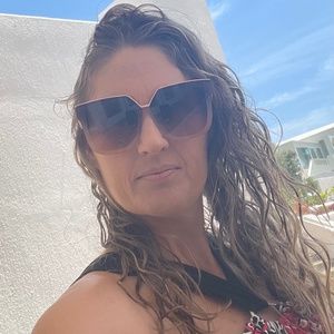 Meet your Posher, Aimee
